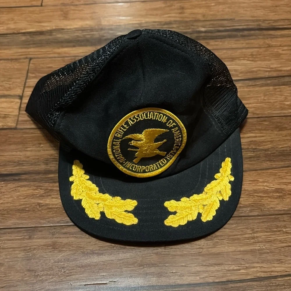 Vintage NRA Gold Black Patch Gold Leafs Snapback
